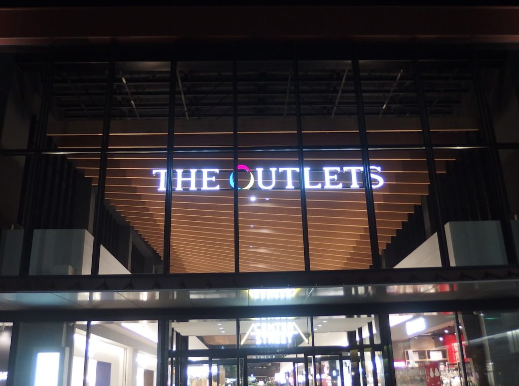 theoutlet00