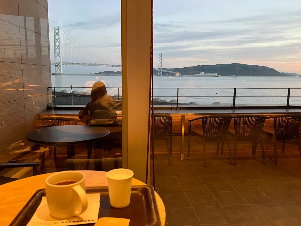 starbuckswithstrait01